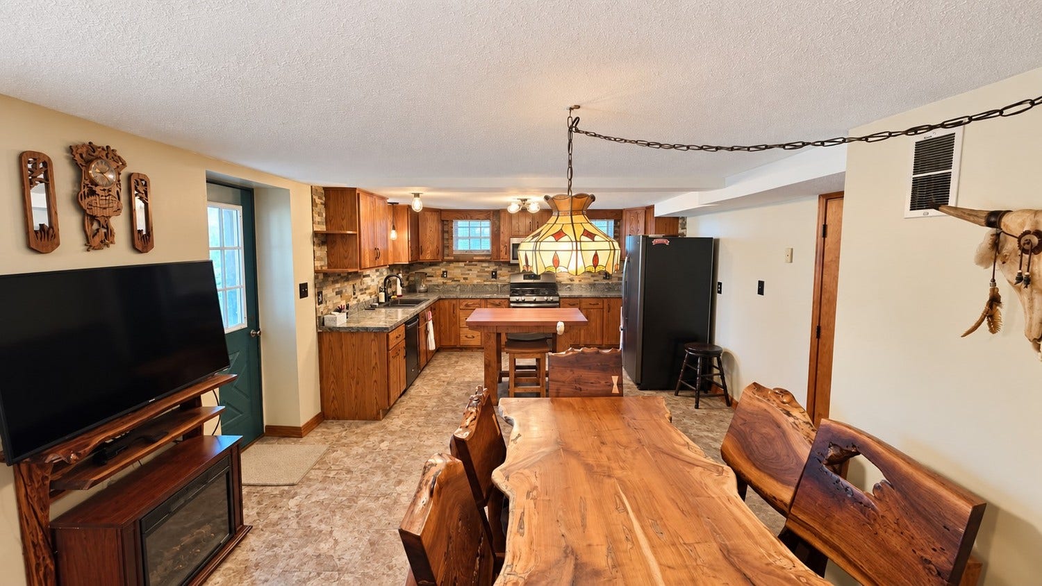 223 Elm Street, East Vandergrift, PA 15629 223 Elm Street, East Vandergrift, PA 15629