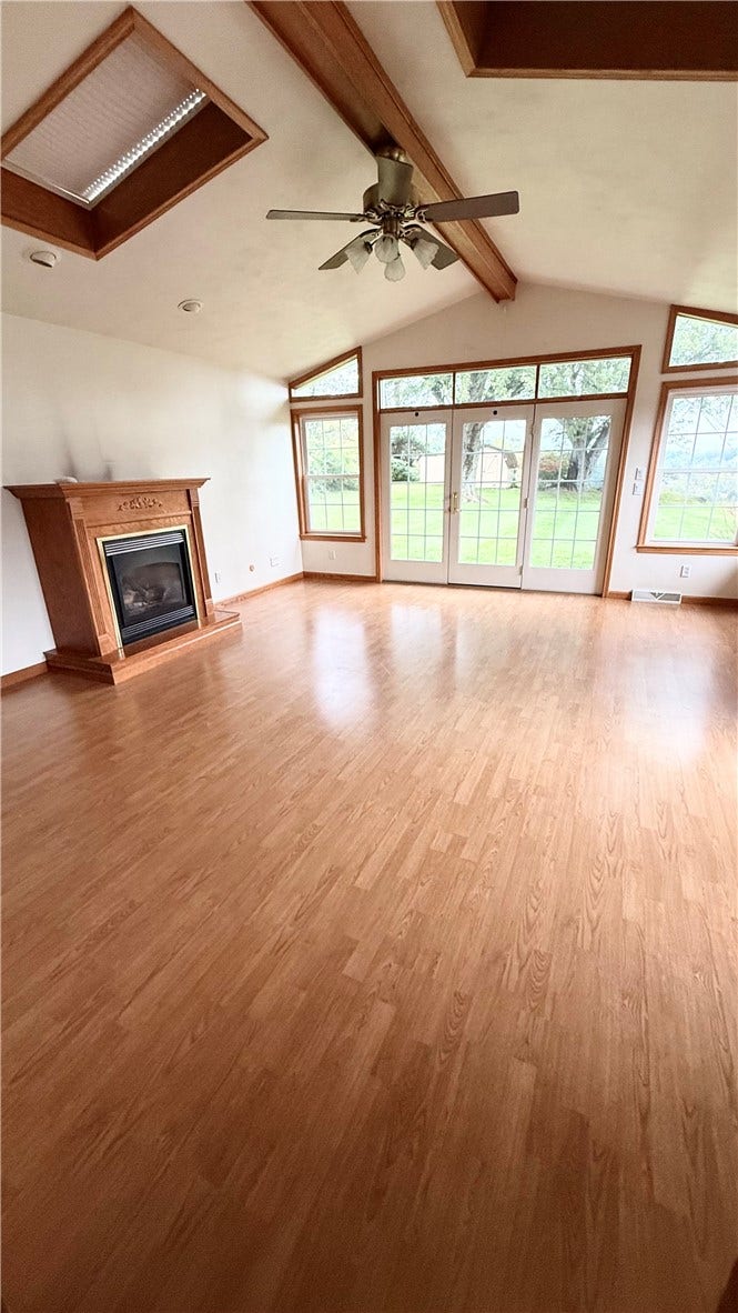321 Comanche Dr, Belle Vernon, PA 15012 Family room