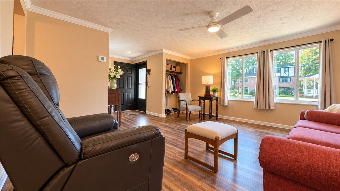 4423 Laurel Oak Dr, Allison Park, PA 15101
