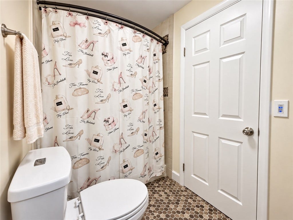 4423 Laurel Oak Dr, Allison Park, PA 15101