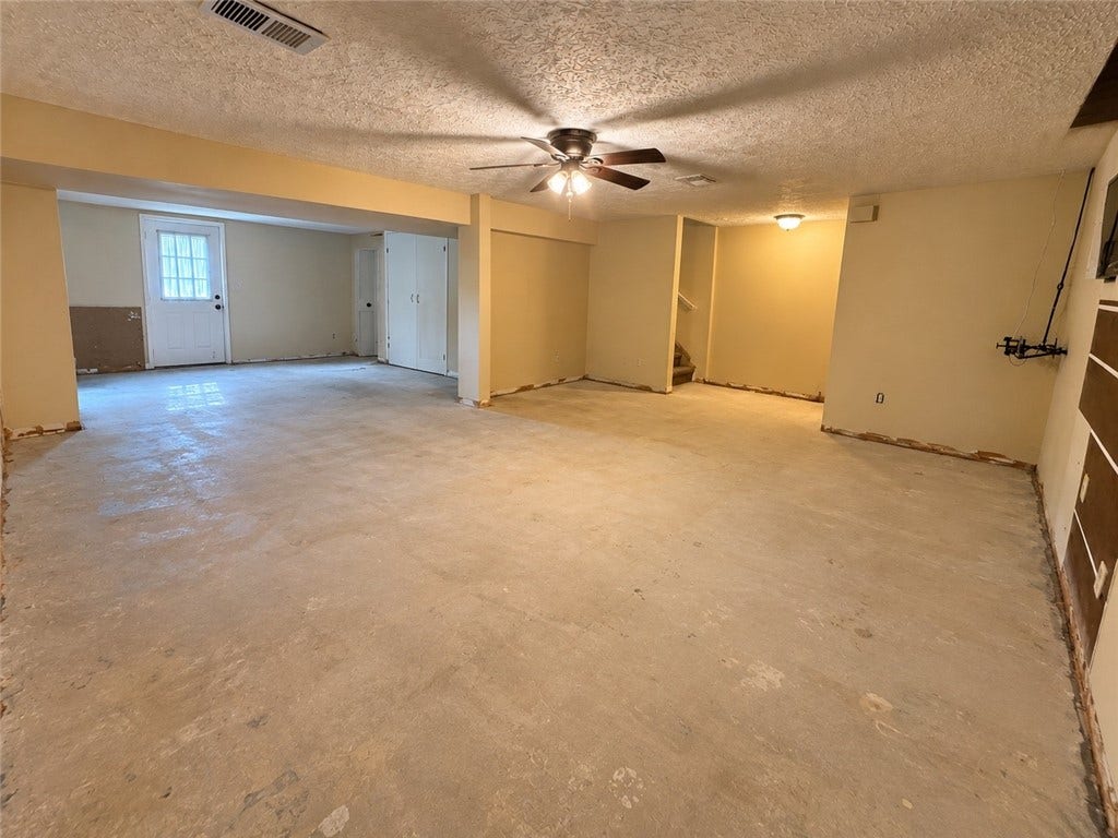 4423 Laurel Oak Dr, Allison Park, PA 15101