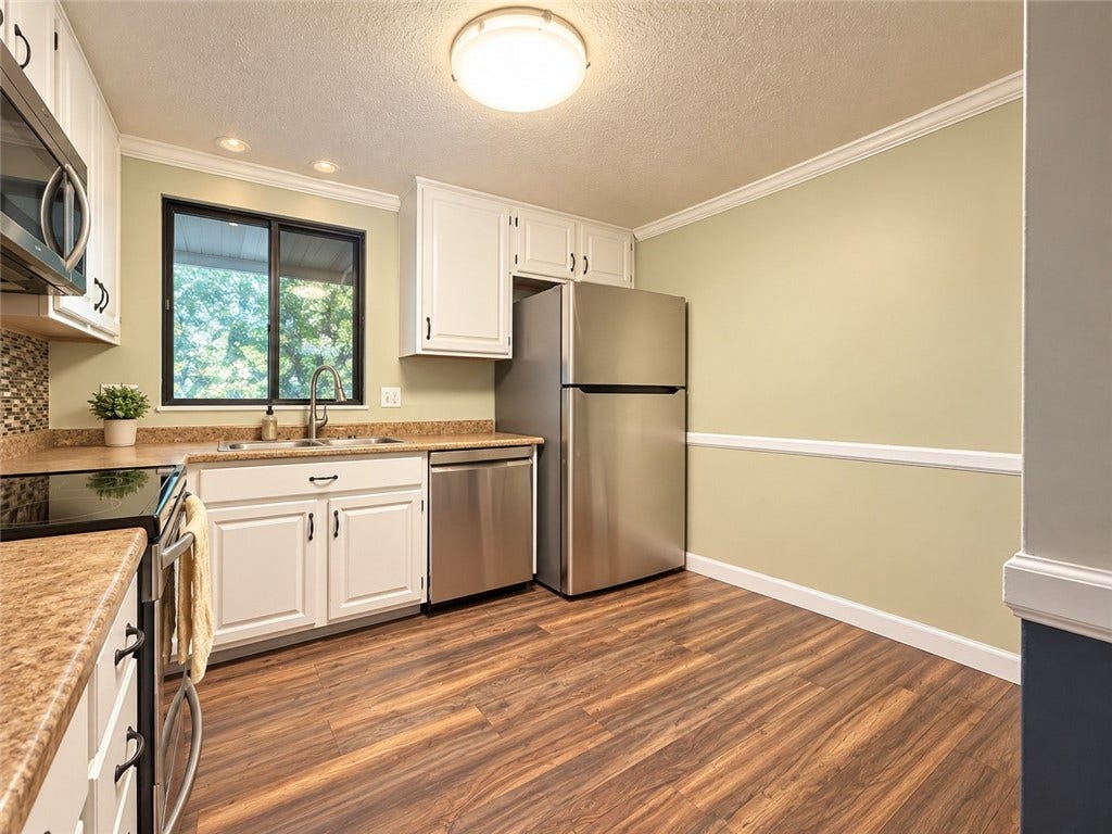 4423 Laurel Oak Dr, Allison Park, PA 15101