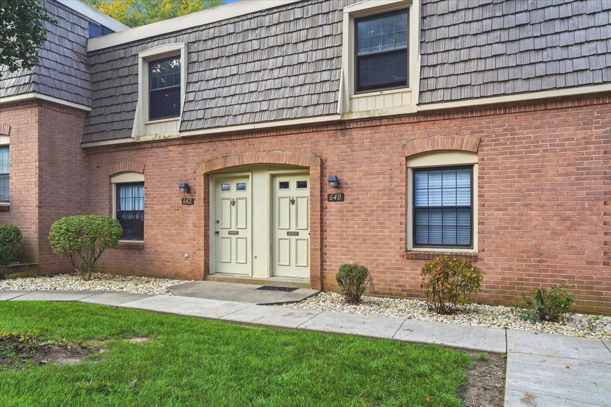 640 Carriage Circle, Pittsburgh, PA 15205