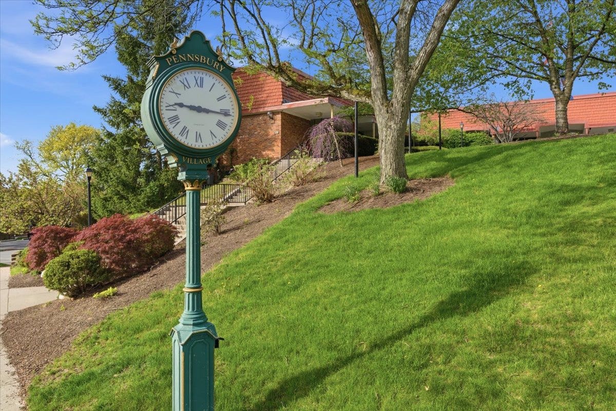 640 Carriage Circle, Pittsburgh, PA 15205