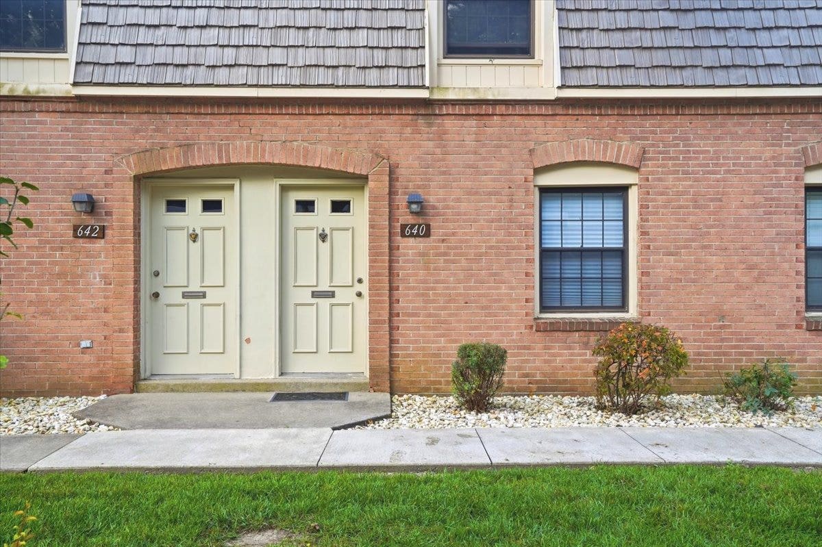 640 Carriage Circle, Pittsburgh, PA 15205