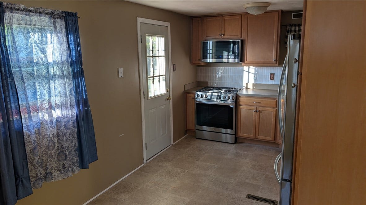 613 Chessbriar Dr, Bethel Park, PA 15102