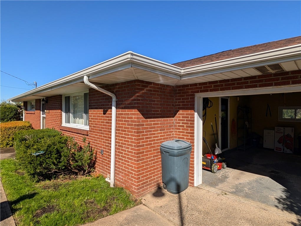 427 Belrose Dr, Belle Vernon, PA 15012 427 Belrose Dr, Belle Vernon, PA 15012