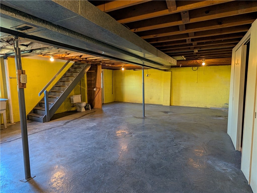 427 Belrose Dr, Belle Vernon, PA 15012 427 Belrose Dr, Belle Vernon, PA 15012
