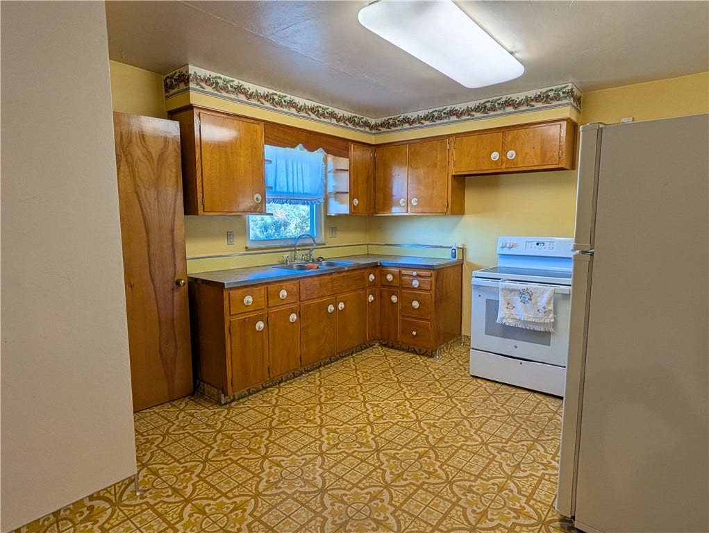 427 Belrose Dr, Belle Vernon, PA 15012 427 Belrose Dr, Belle Vernon, PA 15012