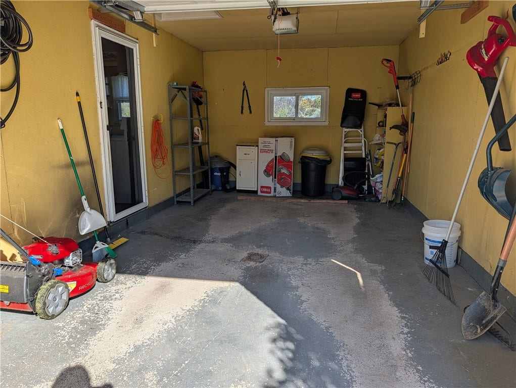 427 Belrose Dr, Belle Vernon, PA 15012 427 Belrose Dr, Belle Vernon, PA 15012
