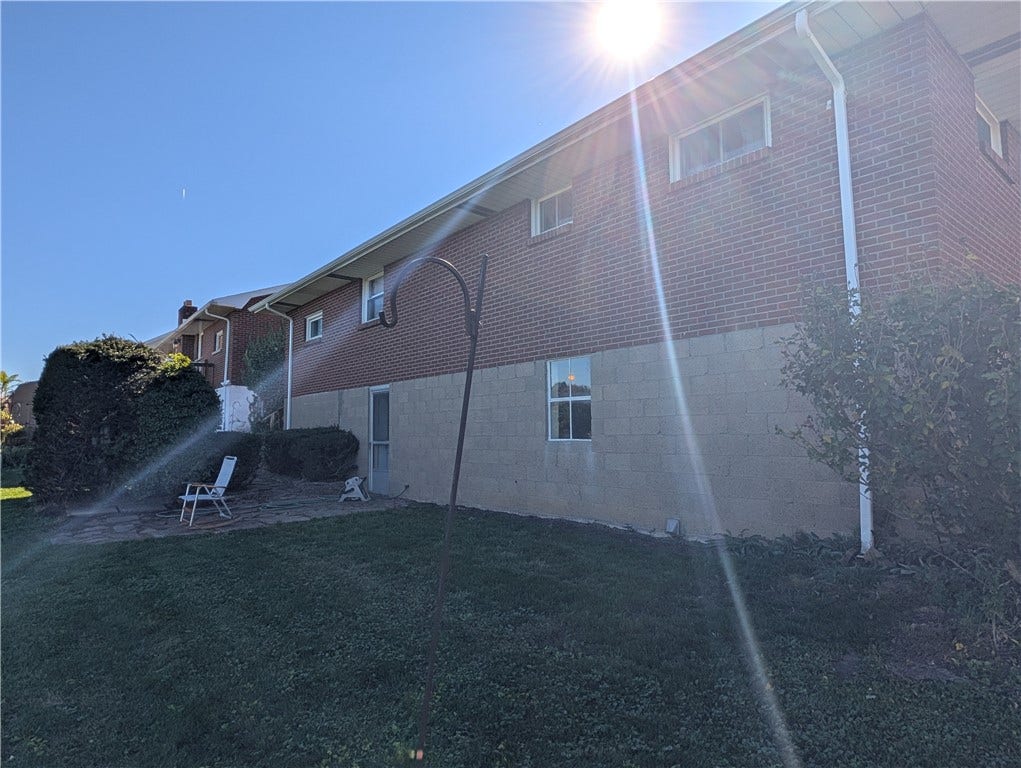 427 Belrose Dr, Belle Vernon, PA 15012 427 Belrose Dr, Belle Vernon, PA 15012