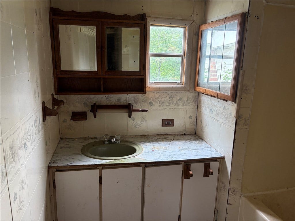 51 Kanouff Street, Homer City, PA 15748 51 Kanouff Street, Homer City, PA 15748