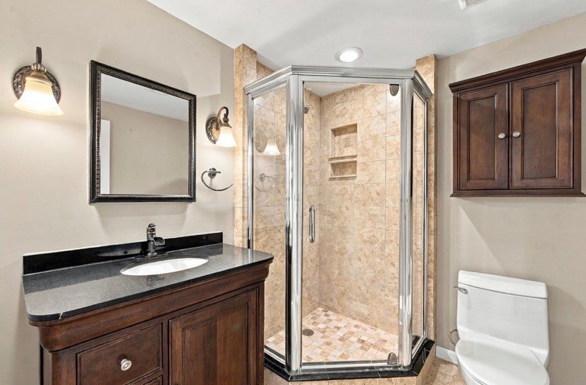 Upper Floor Master Bathroom
