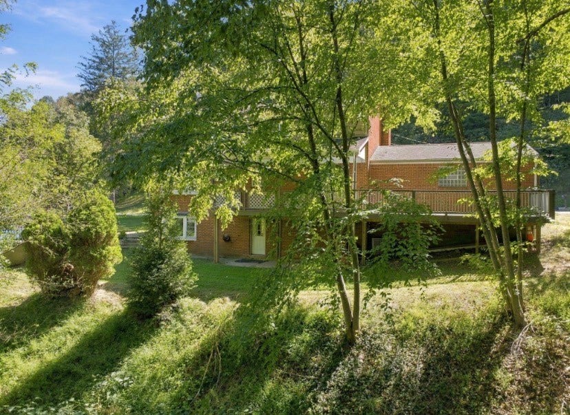 472 Murrysville Road, Trafford, PA 15085