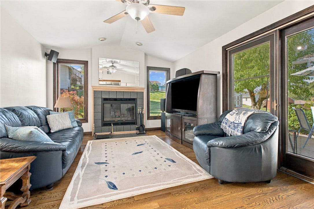 134 Mayer Drive, Oakdale, PA 15071 134 Mayer Drive, Oakdale, PA 15071