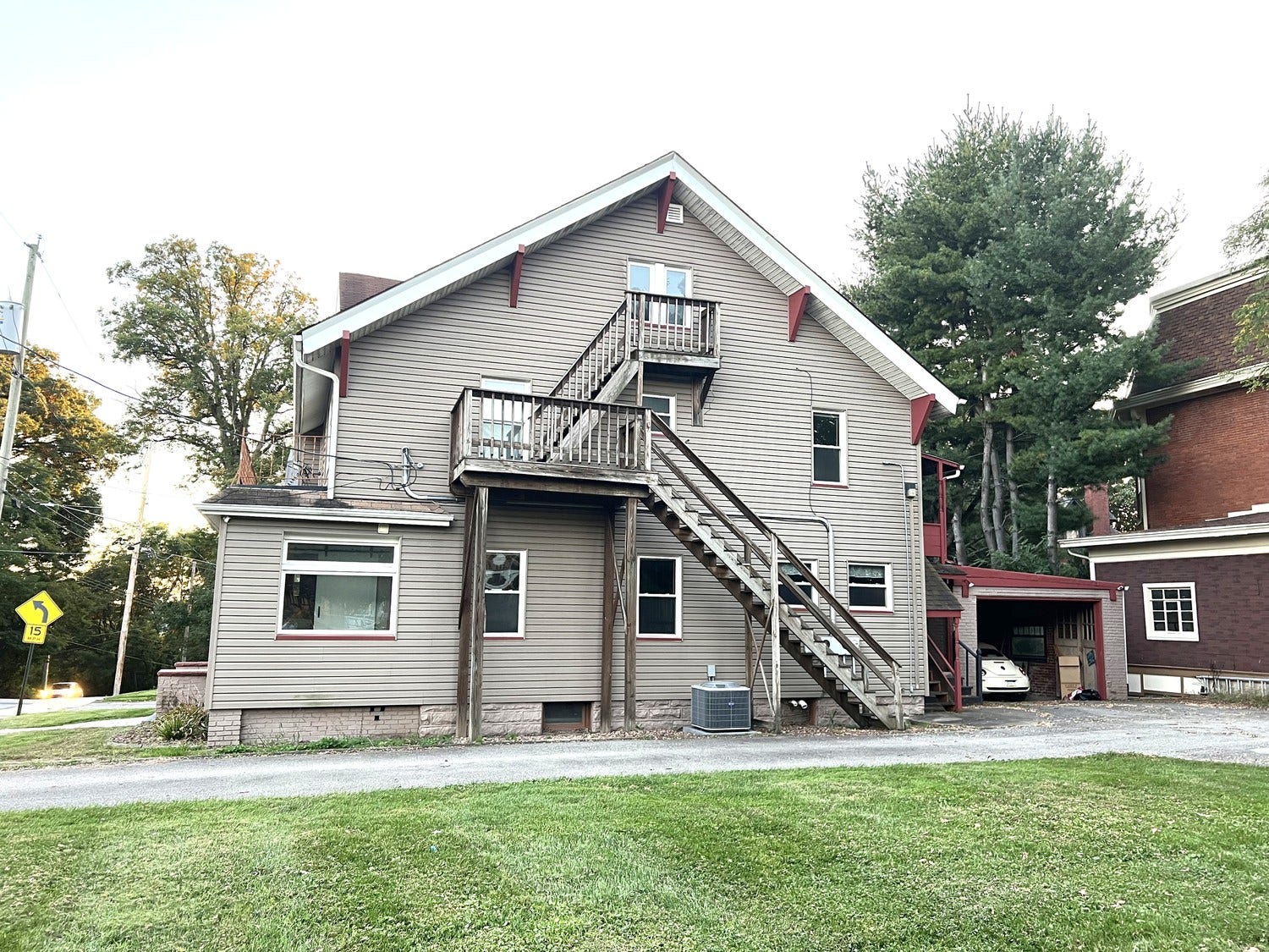 317 EAST Street, New Castle, PA 16101 317 EAST Street, New Castle, PA 16101