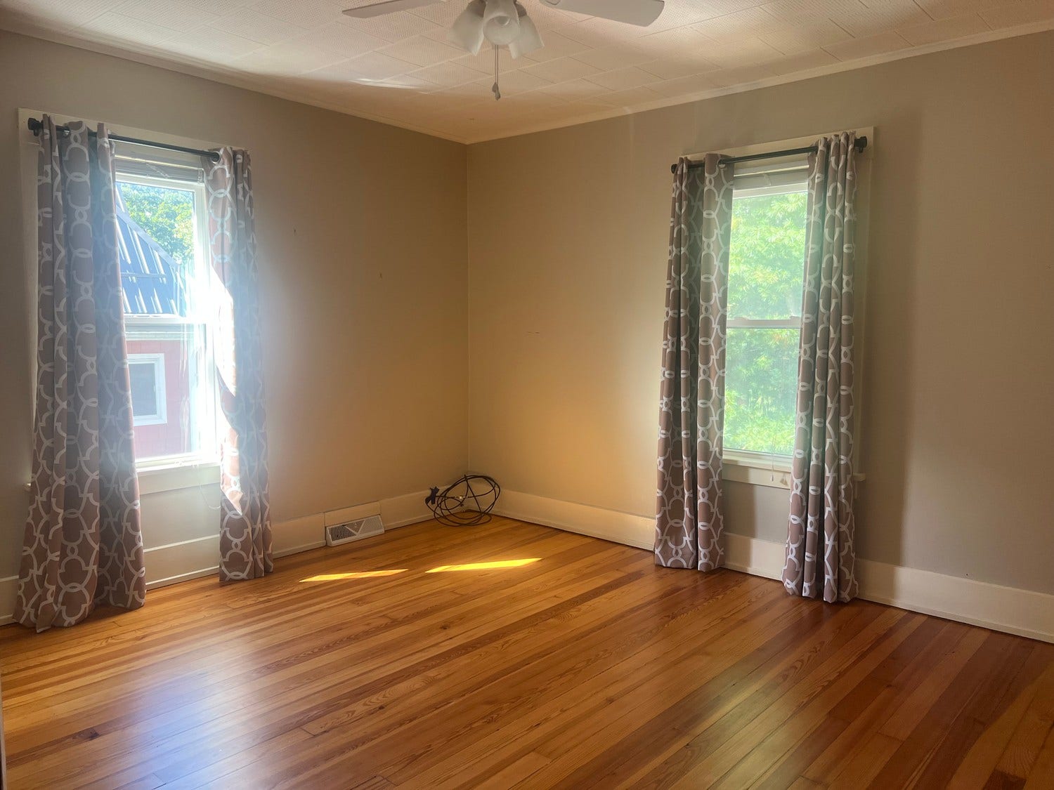 317 EAST Street, New Castle, PA 16101 317 EAST Street, New Castle, PA 16101