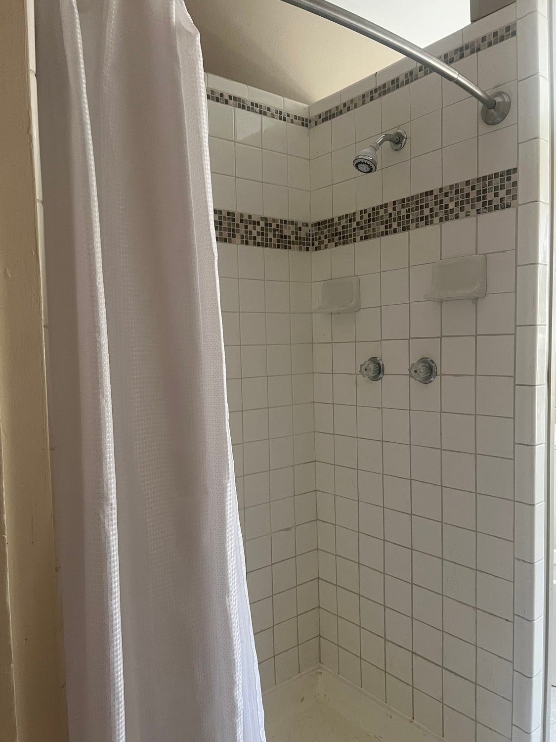 317 EAST Street, New Castle, PA 16101 317 EAST Street, New Castle, PA 16101
