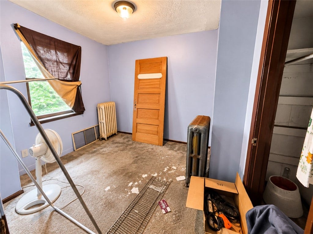 409 Prospect Ave, Donora, PA 15033 409 Prospect Ave, Donora, PA 15033