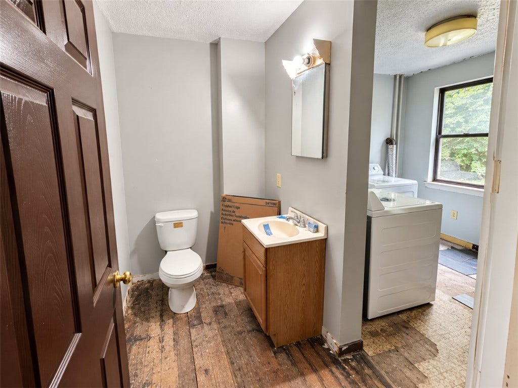 409 Prospect Ave, Donora, PA 15033 409 Prospect Ave, Donora, PA 15033