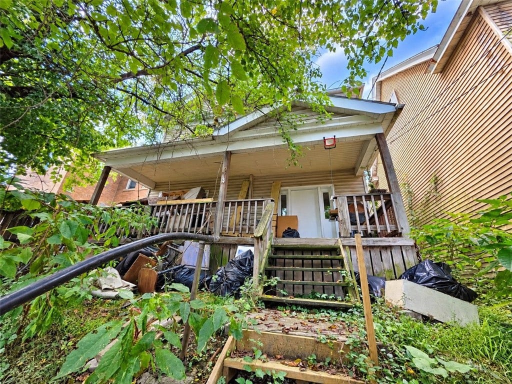 409 Prospect Ave, Donora, PA 15033 409 Prospect Ave, Donora, PA 15033
