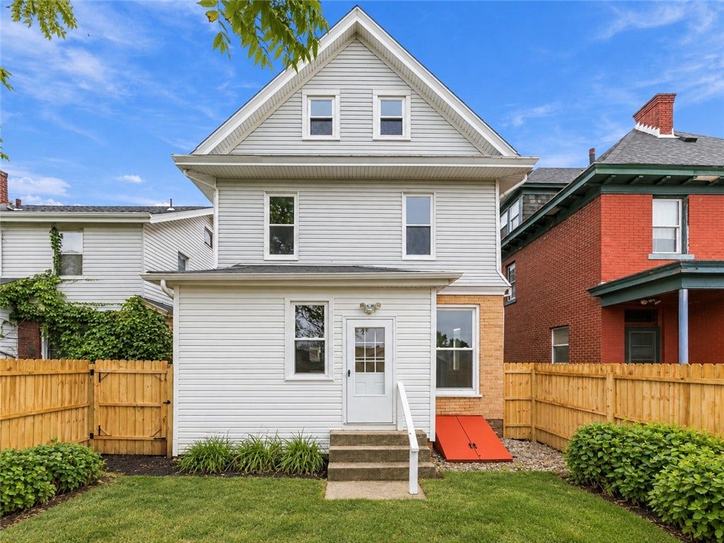 808 Bayridge Ave, Pittsburgh, PA 15226