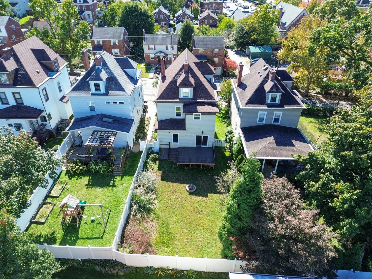 361 Library Place, Oakmont, PA 15139