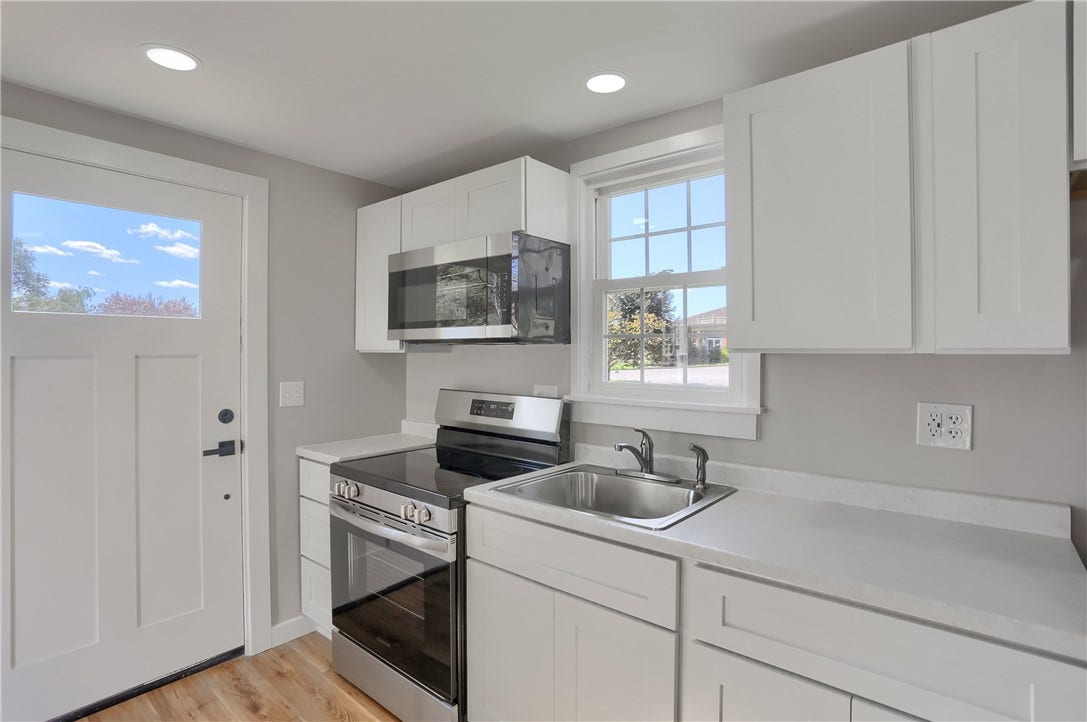 732 Pershing St, Ellwood City, PA 16117