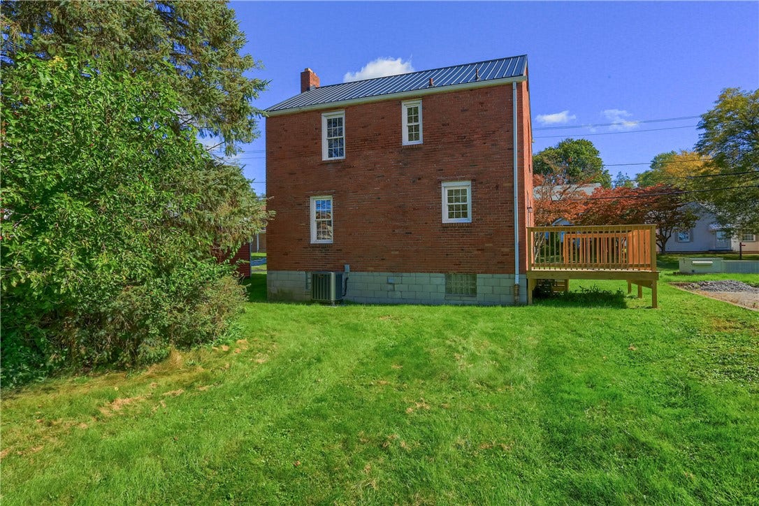 732 Pershing St, Ellwood City, PA 16117