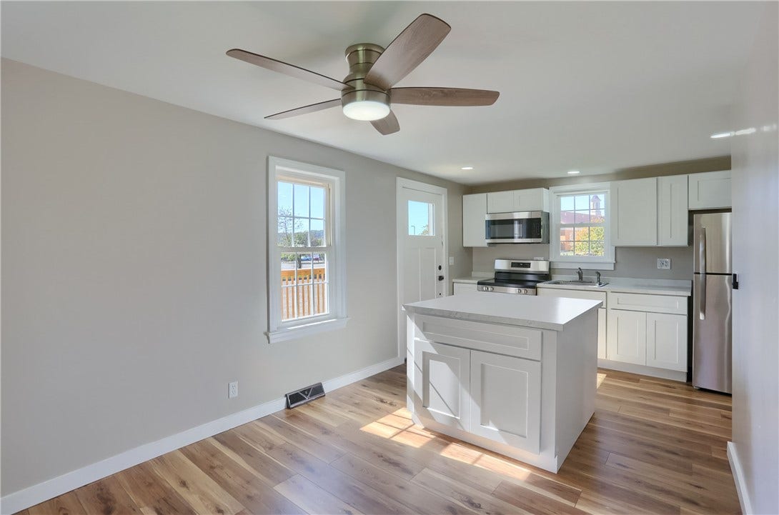 732 Pershing St, Ellwood City, PA 16117