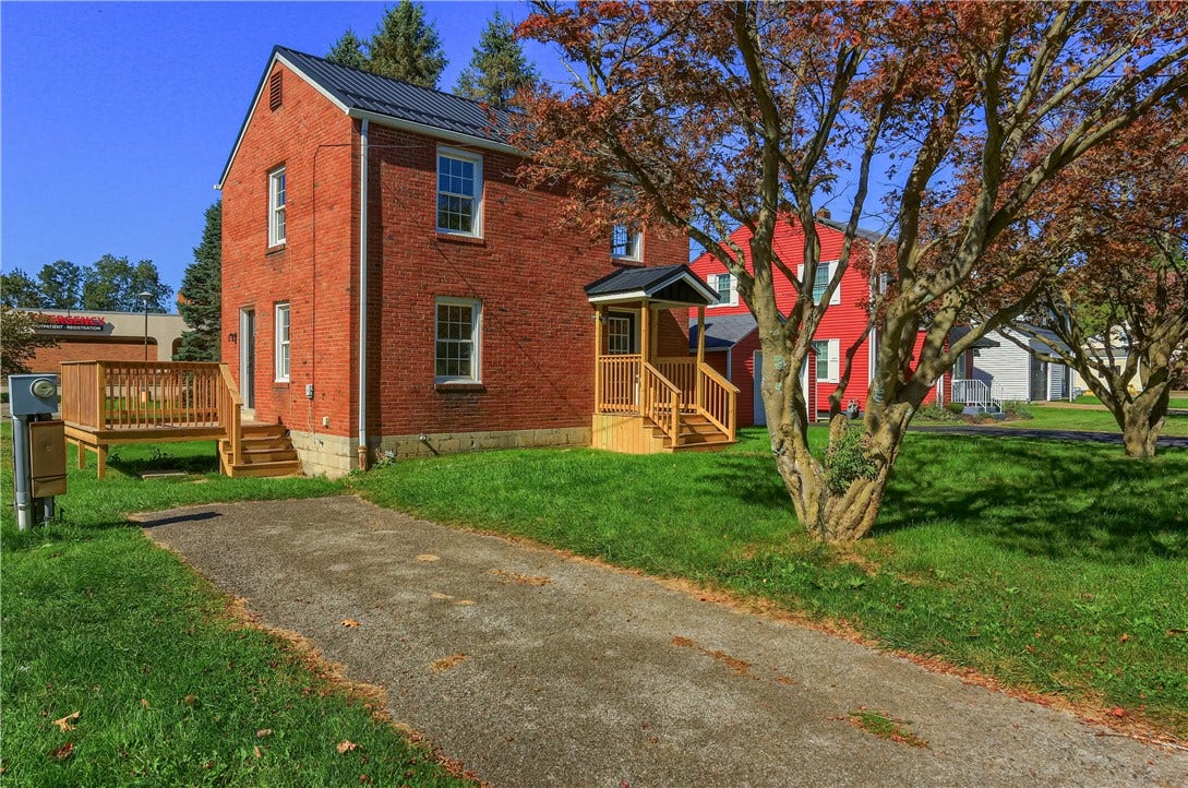 732 Pershing St, Ellwood City, PA 16117