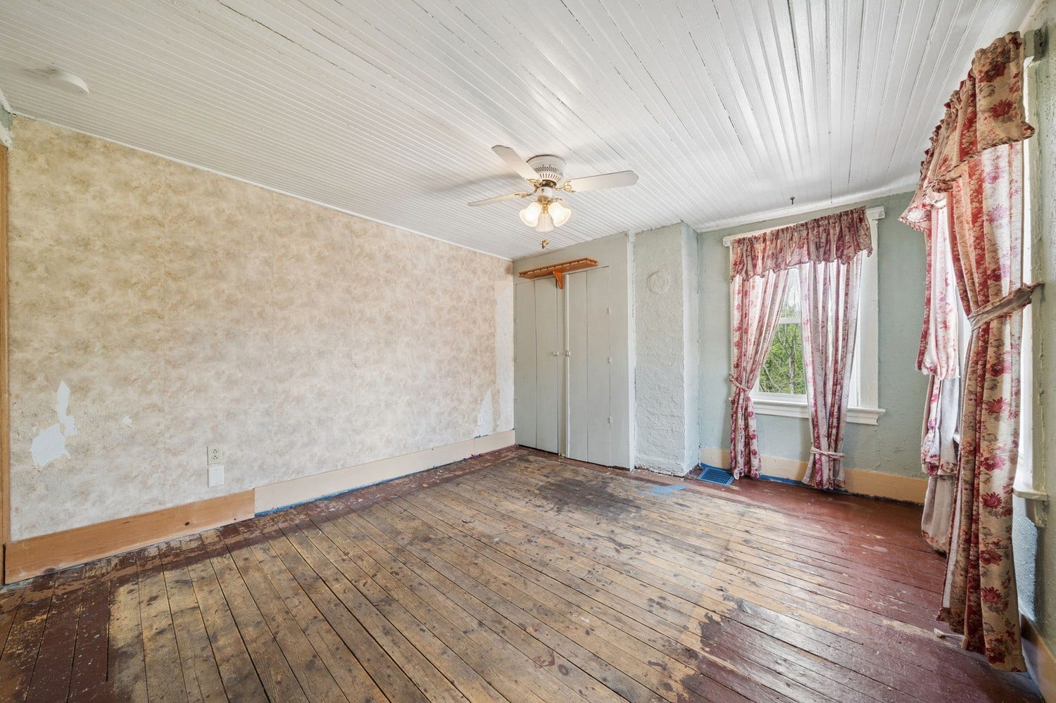 8013 Saltsburg Road, Pittsburgh, PA 15239 8013 Saltsburg Road, Pittsburgh, PA 15239