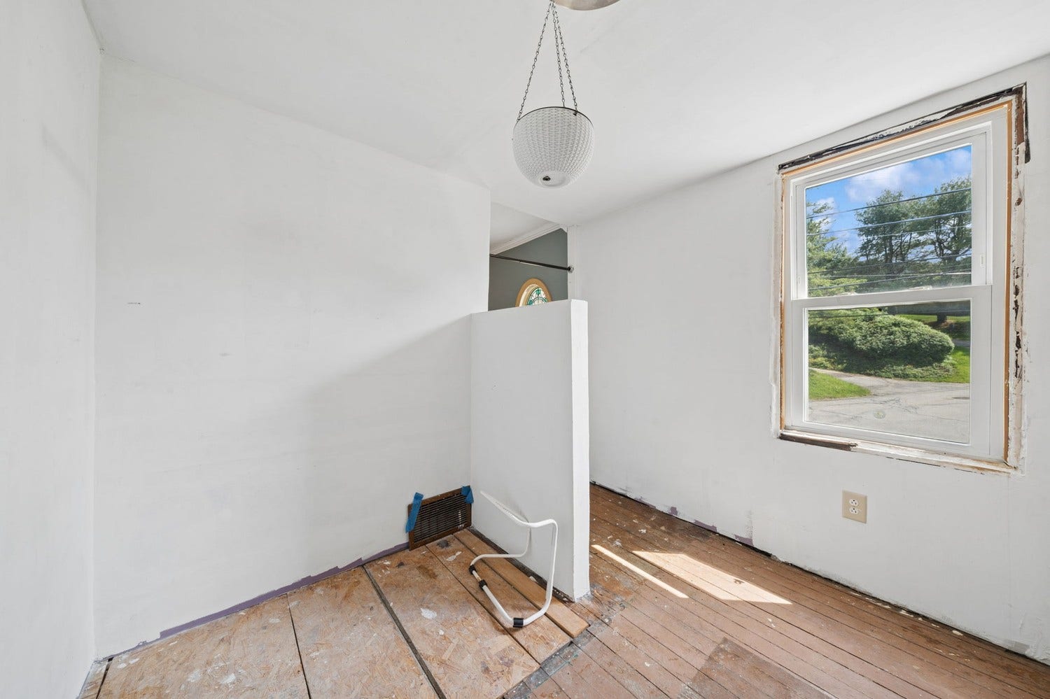8013 Saltsburg Road, Pittsburgh, PA 15239 8013 Saltsburg Road, Pittsburgh, PA 15239
