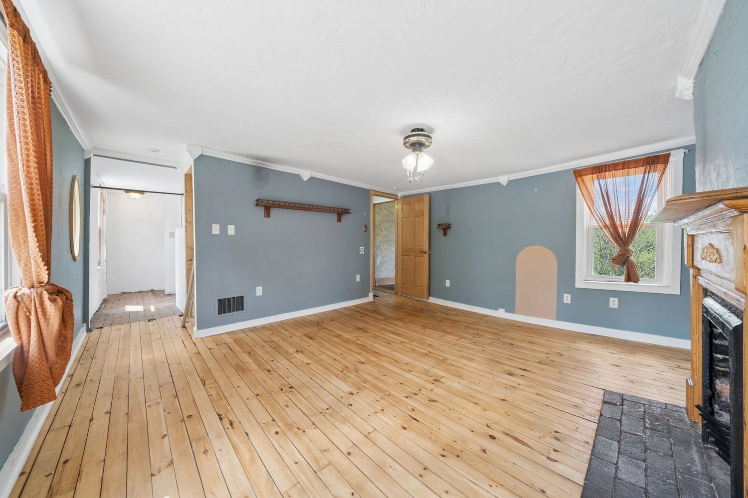 8013 Saltsburg Road, Pittsburgh, PA 15239 8013 Saltsburg Road, Pittsburgh, PA 15239