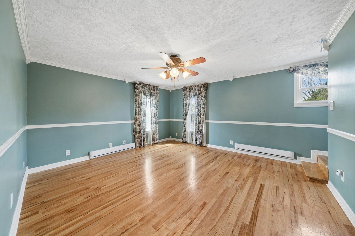 8013 Saltsburg Road, Pittsburgh, PA 15239 8013 Saltsburg Road, Pittsburgh, PA 15239