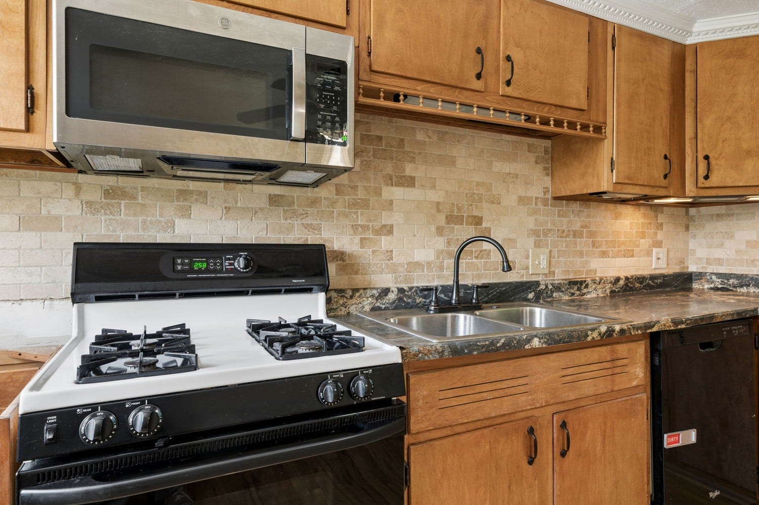 8013 Saltsburg Road, Pittsburgh, PA 15239 8013 Saltsburg Road, Pittsburgh, PA 15239