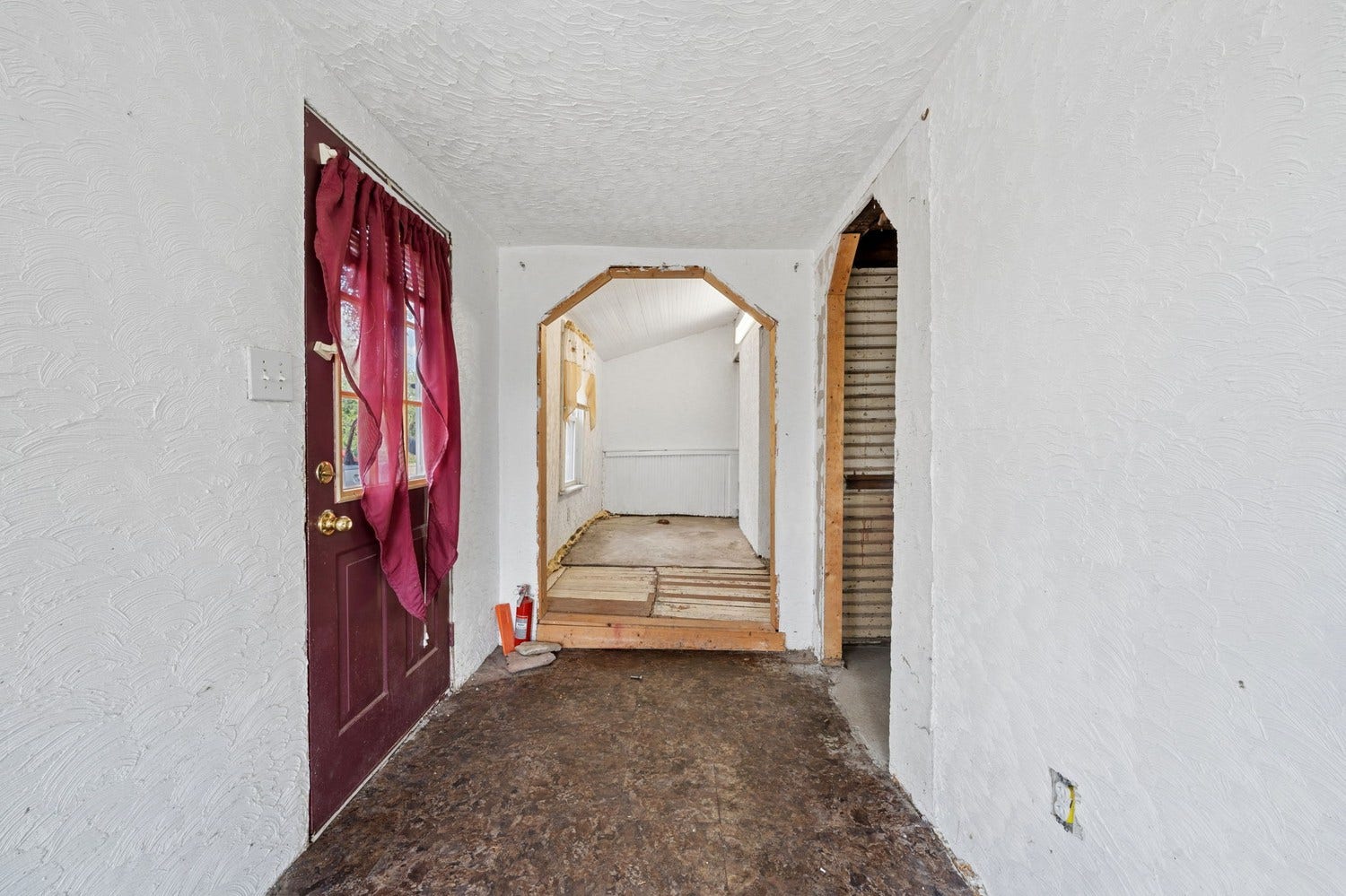 8013 Saltsburg Road, Pittsburgh, PA 15239 8013 Saltsburg Road, Pittsburgh, PA 15239