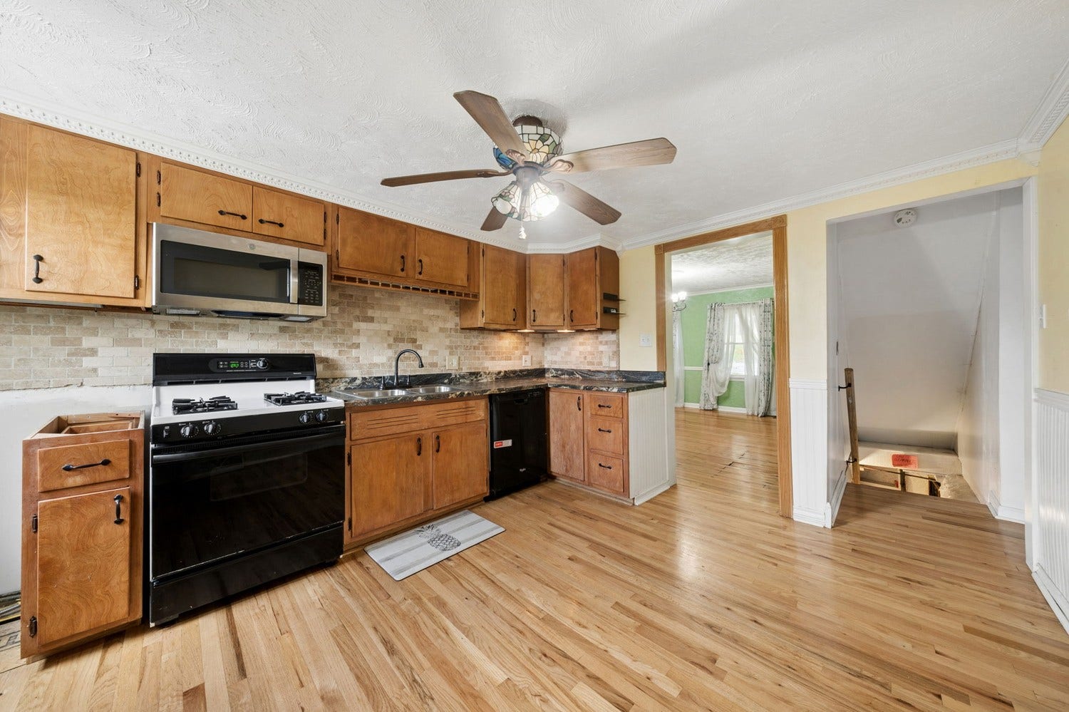 8013 Saltsburg Road, Pittsburgh, PA 15239 8013 Saltsburg Road, Pittsburgh, PA 15239