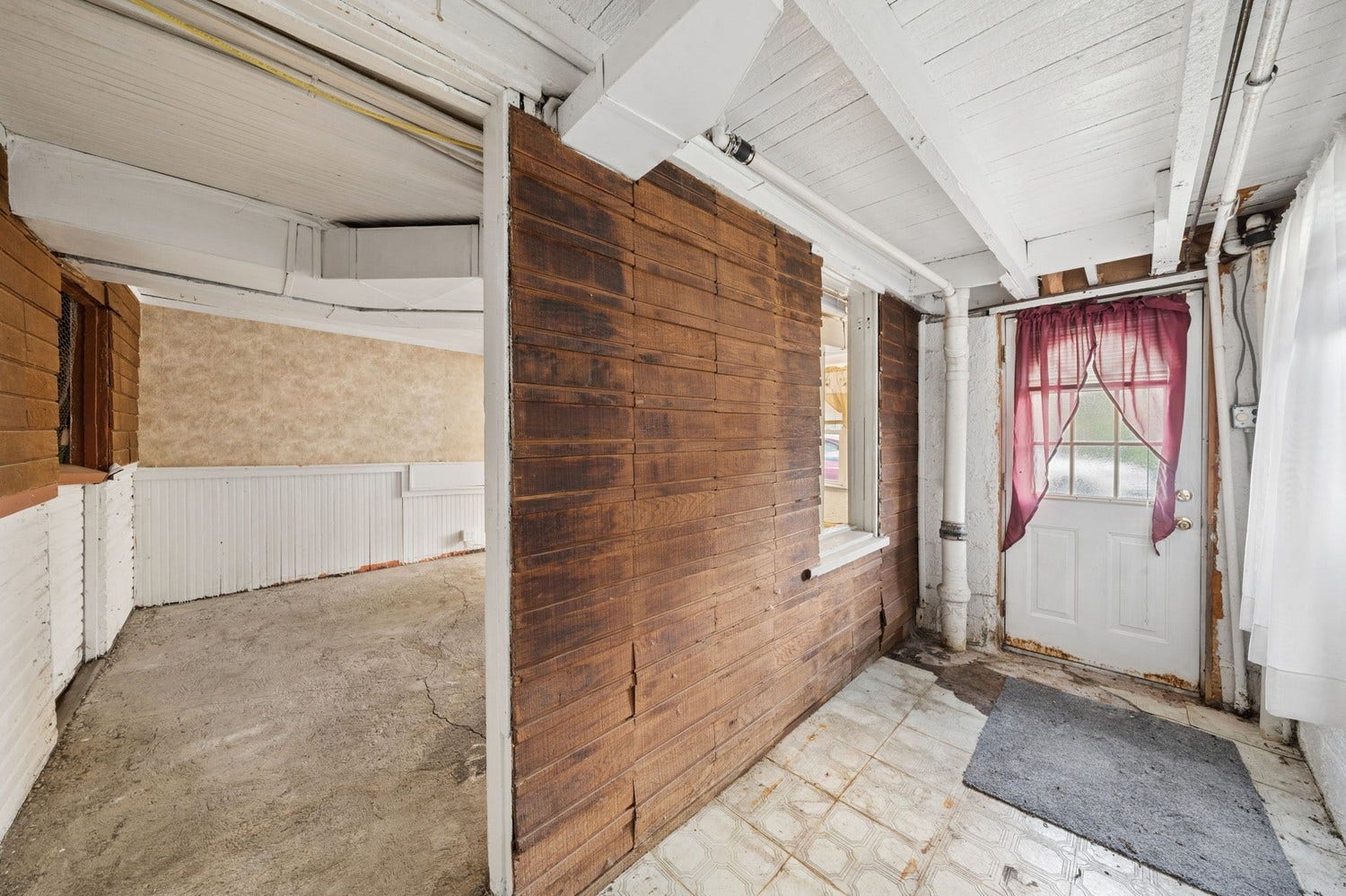 8013 Saltsburg Road, Pittsburgh, PA 15239 8013 Saltsburg Road, Pittsburgh, PA 15239