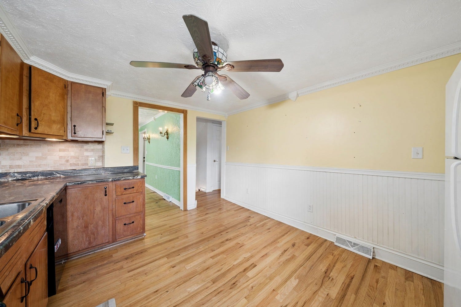 8013 Saltsburg Road, Pittsburgh, PA 15239 8013 Saltsburg Road, Pittsburgh, PA 15239