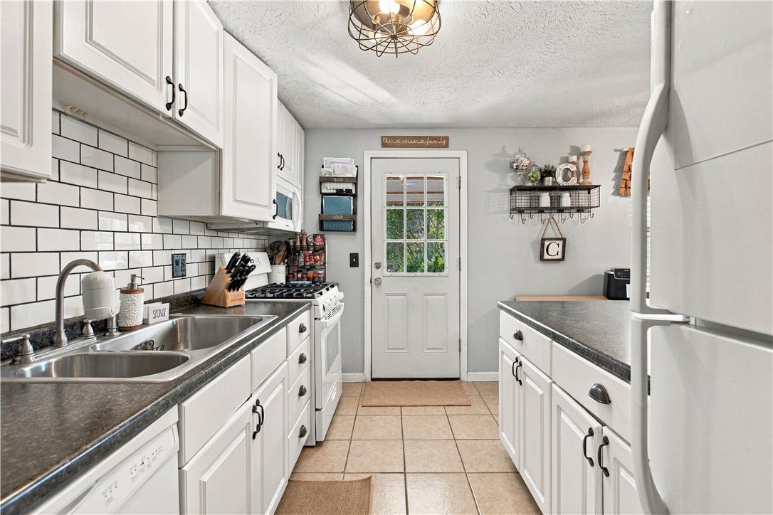3098 Countryside Drive, Allison Park, PA 15101 3098 Countryside Drive, Allison Park, PA 15101