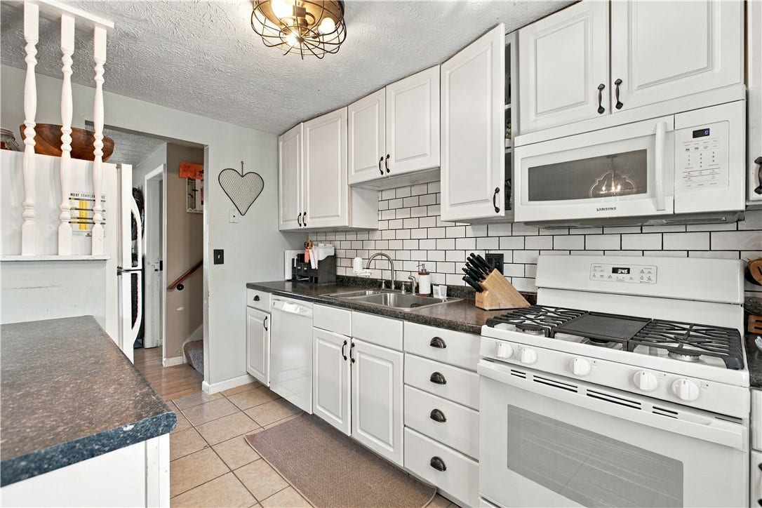 3098 Countryside Drive, Allison Park, PA 15101 3098 Countryside Drive, Allison Park, PA 15101