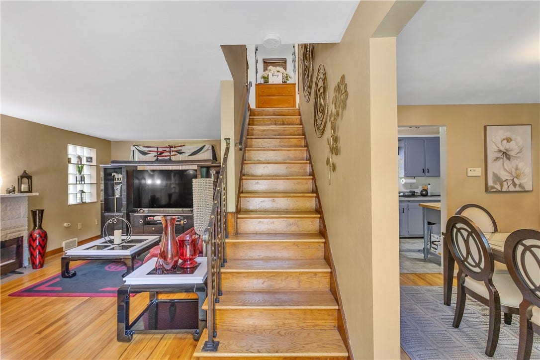 2709 Blackridge Avenue, Pittsburgh, PA 15235 Entry into home. Living room to the left, dining room to the right