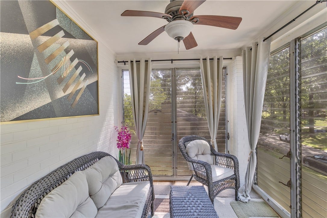 2709 Blackridge Avenue, Pittsburgh, PA 15235 Beautiful 3 season room. Wall to wall windows and ceiling fan