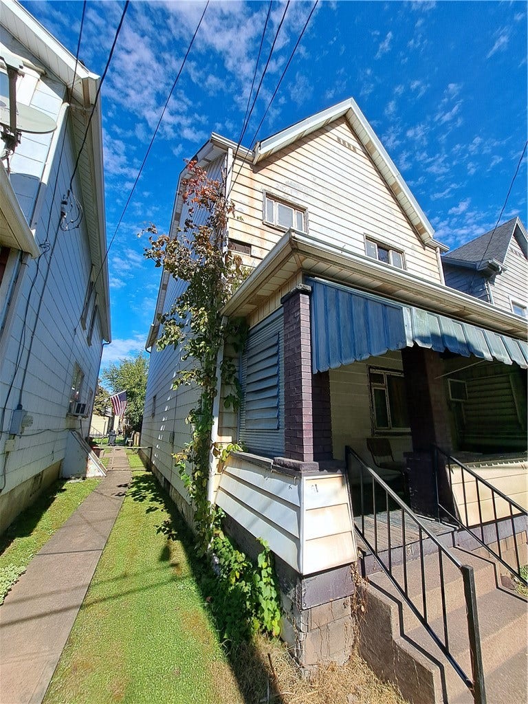 51 Linden St, Natrona Heights, PA 15065 51 Linden St, Natrona Heights, PA 15065