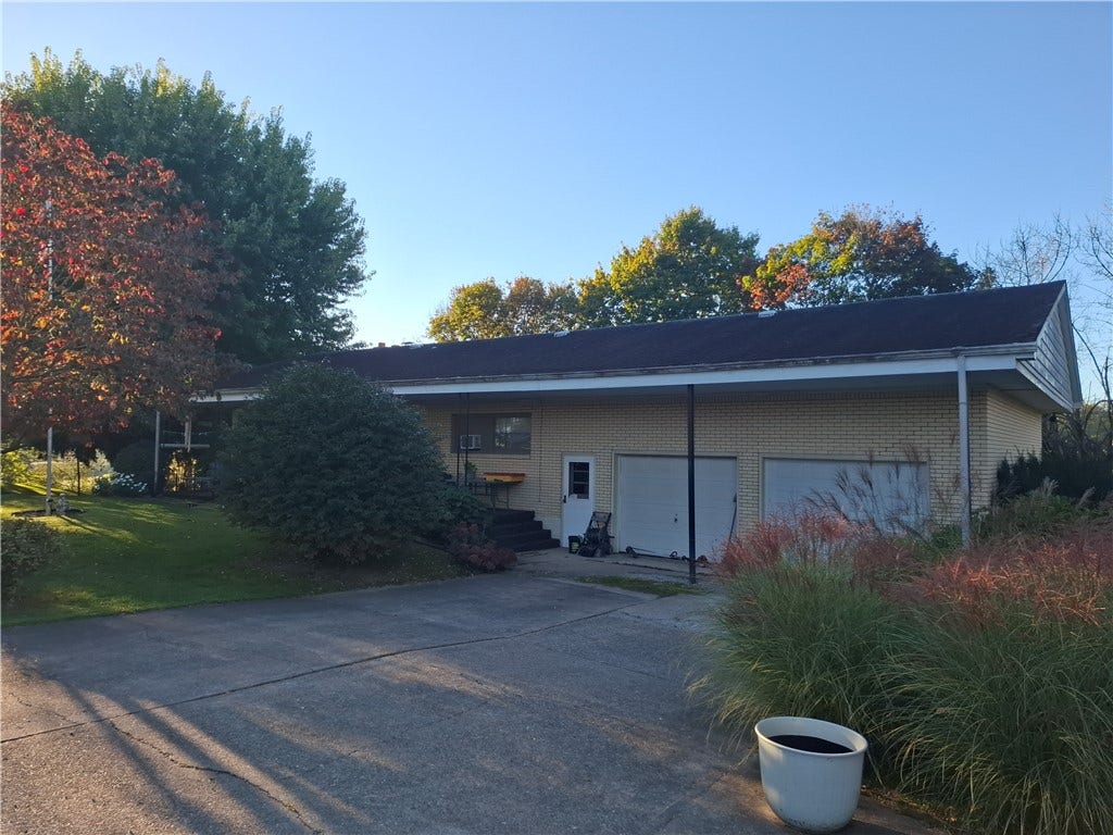 167 Ernest Ave, Monongahela, PA 15063
