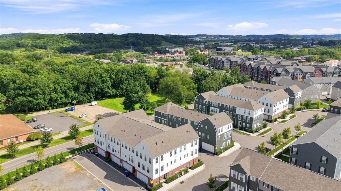 907 Vaughn Lane, Cranberry Twp, PA 16066