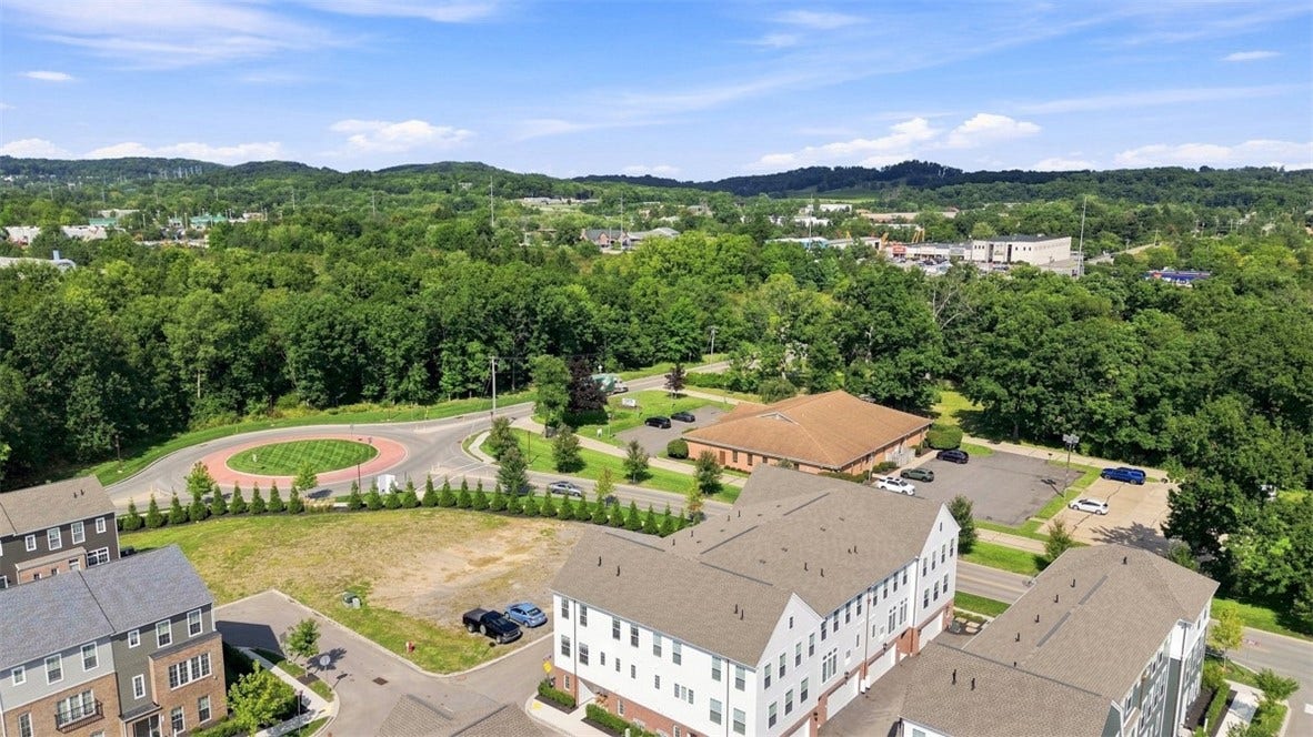 907 Vaughn Lane, Cranberry Twp, PA 16066