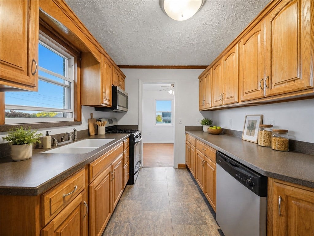 2411 Marion Street, Hopewell Twp, PA 15001 2411 Marion Street, Hopewell Twp, PA 15001