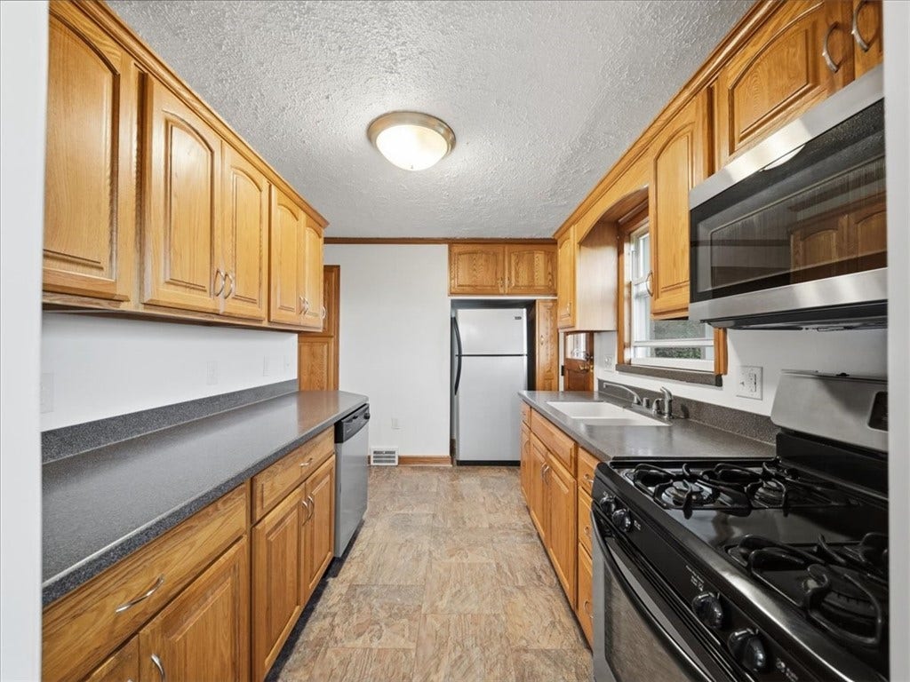 2411 Marion Street, Hopewell Twp, PA 15001 2411 Marion Street, Hopewell Twp, PA 15001
